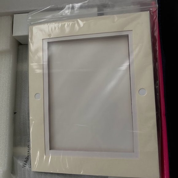HP 8 inch Digital Picture Solid Wood Frame with 4 Double Mats DF820B4 - Picture 6 of 11